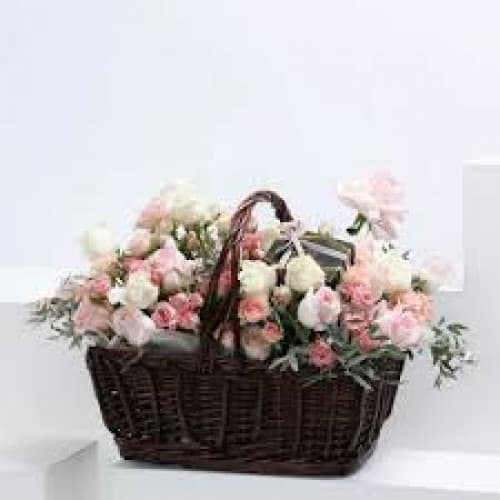 Dar AlSabaek With Roses Basket Dar AlSabaek With Roses Basket